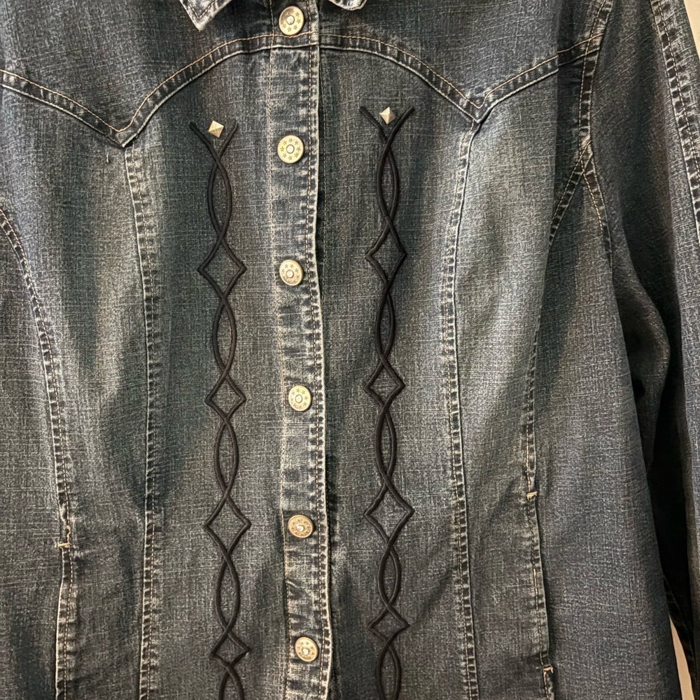 Ami Dark Blue Embroidered Denim Jacket - Picture 5 of 7